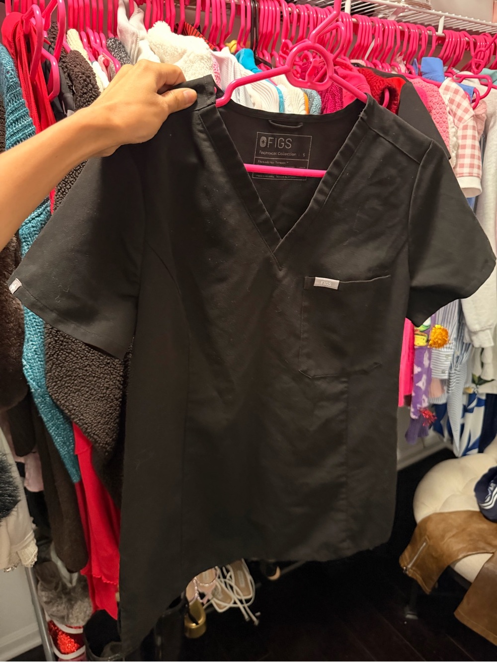 FIGS Black V-Neck Short Sleeve Scrub Top